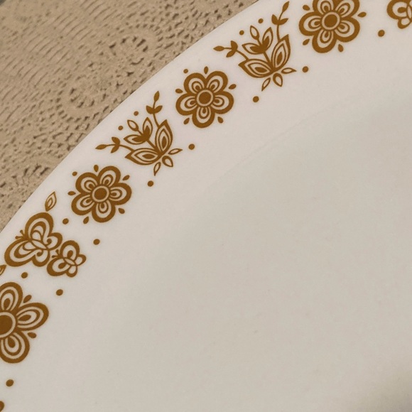 Vintage 1970’s Corelle Livingware Butterfly Gold Dinner Plates - Picture 4 of 5